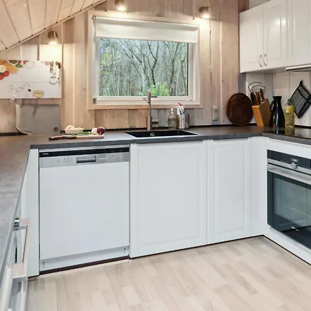 3 Bedroom Beautiful In Σπίτι διακοπών *