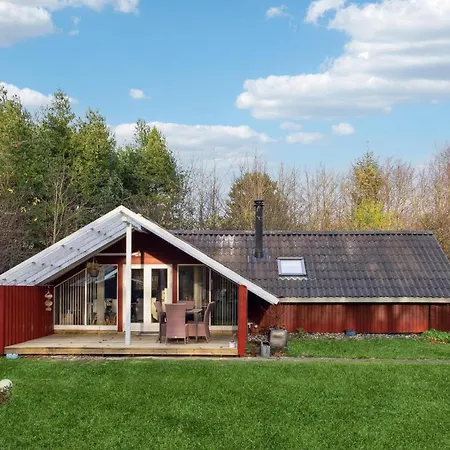 Holiday home 3 Bedroom Beautiful In Toftlund